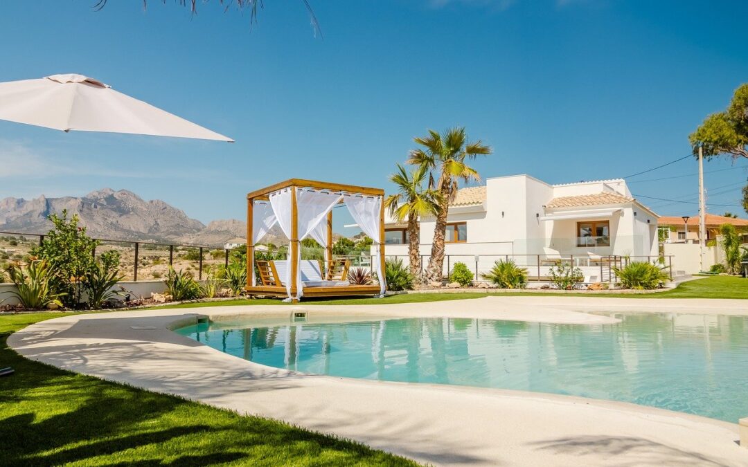 Quelle toiture pour une pergola ? Guide complet et comparatif